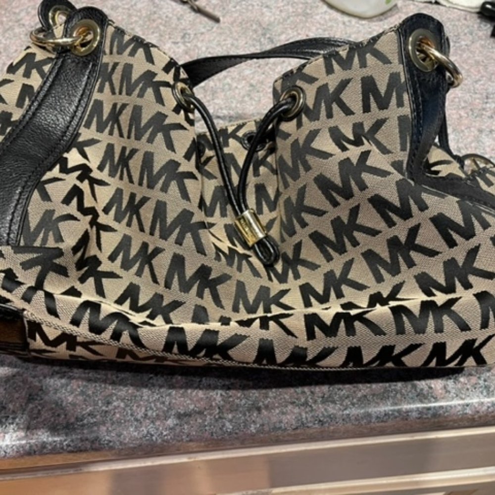 Michael Kors Hobo Bag